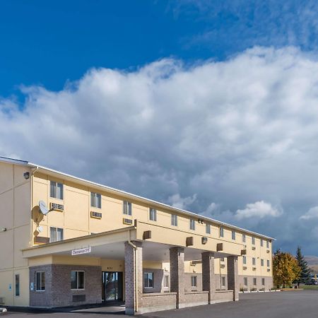 Super 8 By Wyndham Missoula/Reserve St. Exterior photo